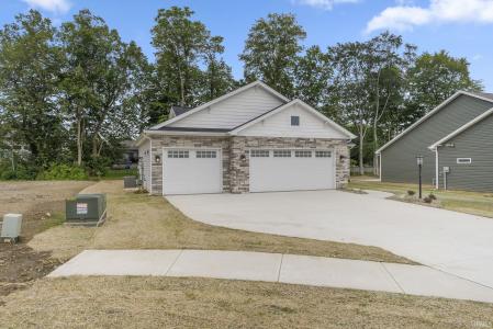 8245 Caverango Boulevard, Fort Wayne, Indiana 46815, USA