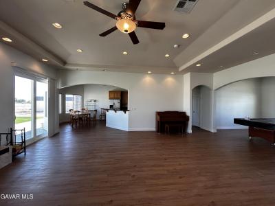 8127 W Ave E12, Lancaster, كاليفورنيا 93536, الولايات المتحدة