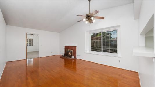 810 Santa Fe Lane, Colton, California 92324, USA