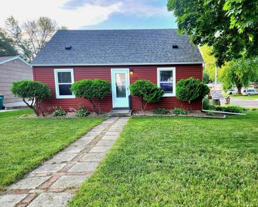 1302 W Clark Street, Albert Lea, Minnesota 56007, USA