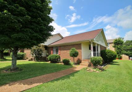 2117 Mockingbird Ln #A, Springfield, Tennessee 37172, USA