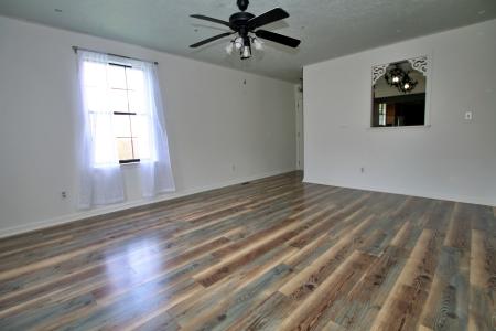 2117 Mockingbird Ln #A, Springfield, Tennessee 37172, USA