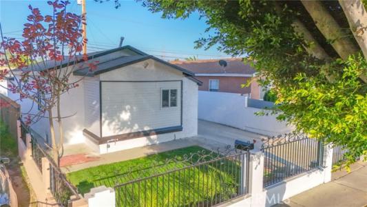 9218 Hooper Avenue, Los Angeles, Kaliforniya 90002, Amerika Birleşik Devletleri