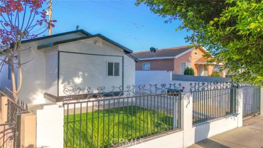 9218 Hooper Avenue, Los Angeles, Kaliforniya 90002, Amerika Birleşik Devletleri