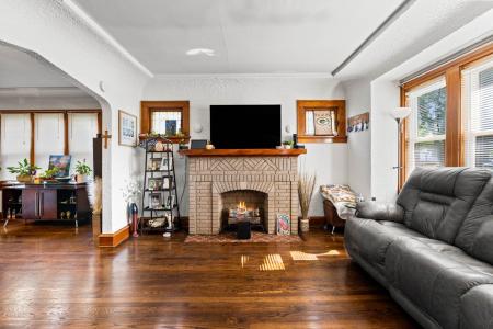 2164 S 64th St, West Allis, 威斯康辛州 53219, 美国