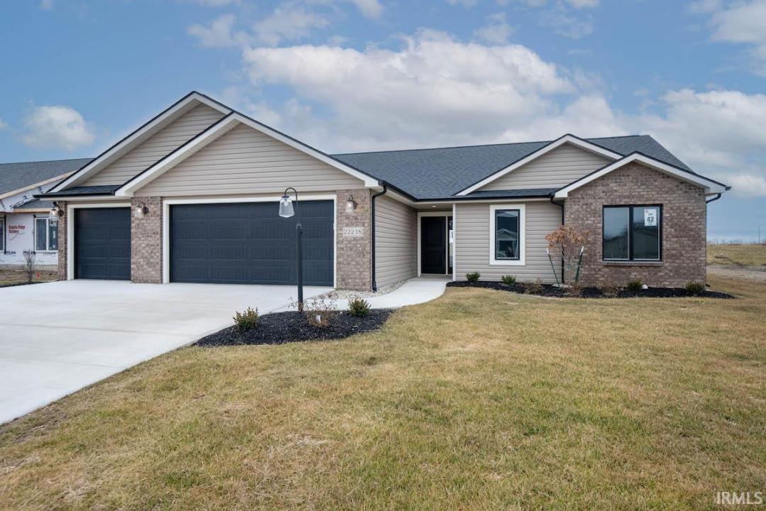 22238 Travertine Run, Woodburn, Indiana 46797