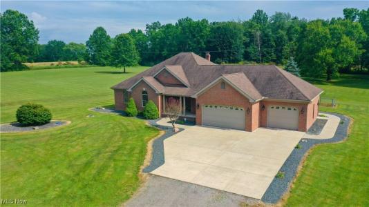 4901 New Castle Road, Lowellville, Ohio 44436, USA