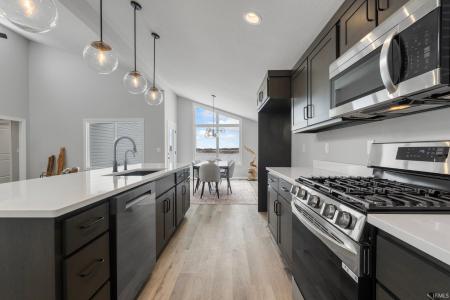 10937 Carob Thorn Trail, Roanoke, Индиана 46783, Соединенные Штаты