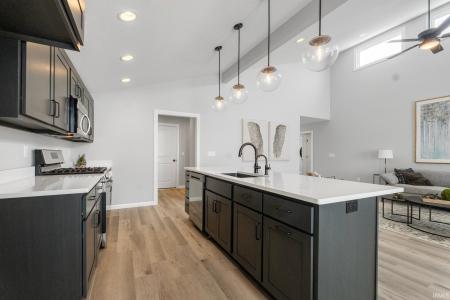 10937 Carob Thorn Trail, Roanoke, Индиана 46783, Соединенные Штаты