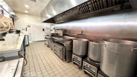 11919 Garfield Avenue, South Gate, California 90280, HOA KỲ