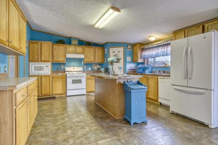 194 Sparrow Drive, Sauk Village, Illinois 60411, USA