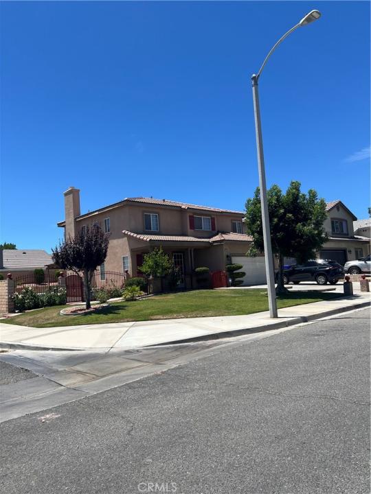 13991 Silver Creek Way, Victorville, California 92392, Estados Unidos