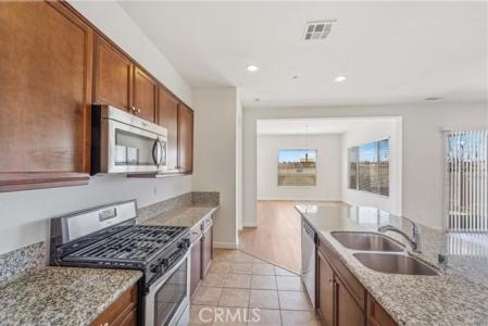 11210 River Run Street, Apple Valley, California 92308