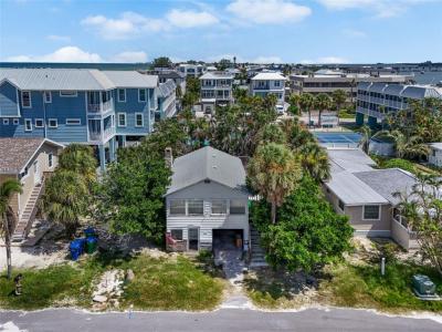 104 10th Street S, Bradenton Beach, Florida 34217