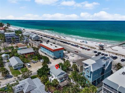104 10th Street S, Bradenton Beach, Florida 34217