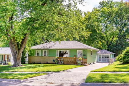 2525 27th Place, Des Moines, Iowa 50310, USA