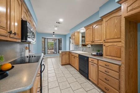 909 Ridge Drive, Bedford, 텍사스 76021, 미국