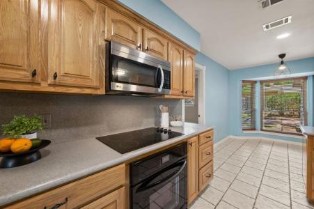909 Ridge Drive, Bedford, 텍사스 76021, 미국