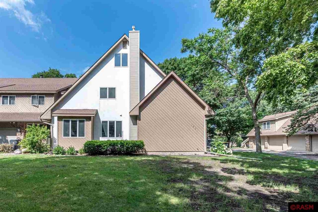 1607 Pleasant View Drive, North Mankato, Minnesota 56003