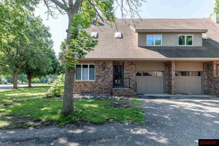 1607 Pleasant View Drive, North Mankato, Minnesota 56003