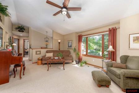 2045 Roberta Drive, North Mankato, Minnesota 56003, Estados Unidos