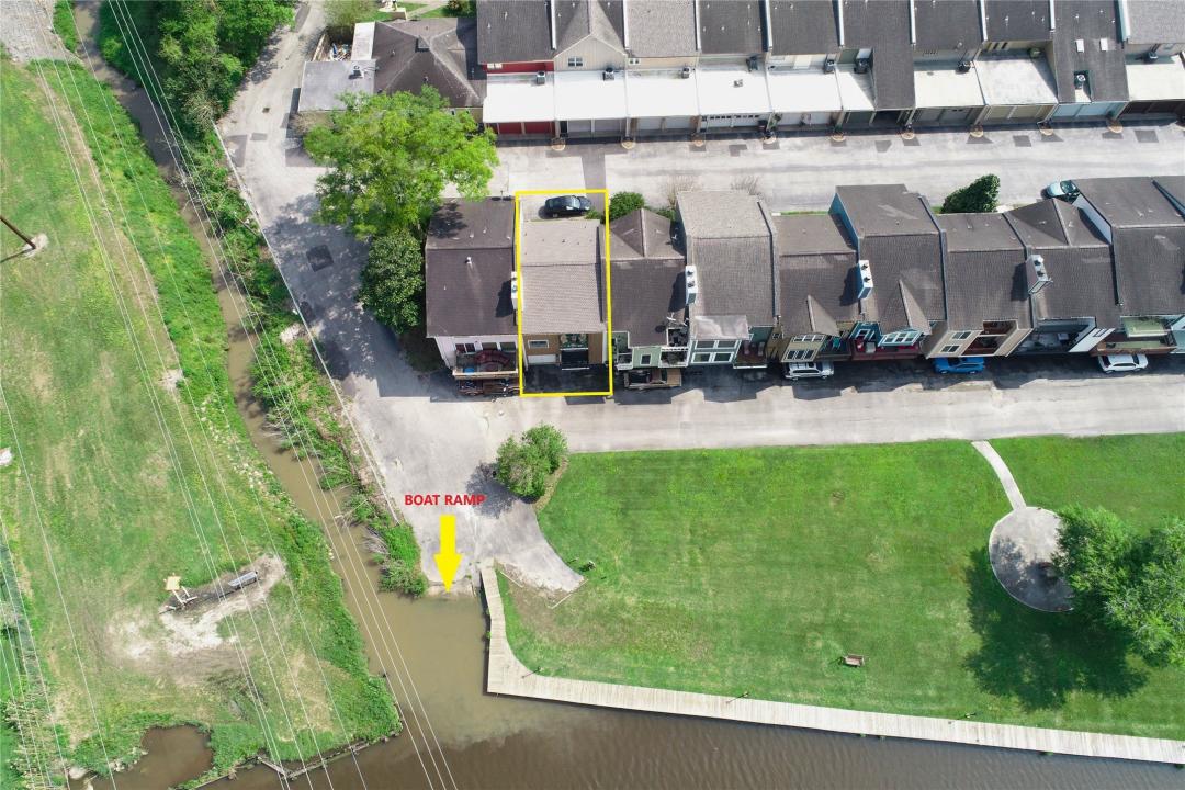 2135 Casa Rio Circle, Dickinson, Texas 77539
