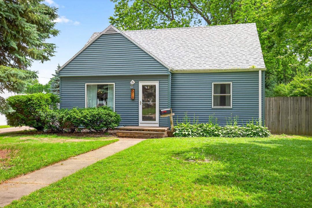513 E Glendale Avenue, Appleton, Wisconsin 54911-2942