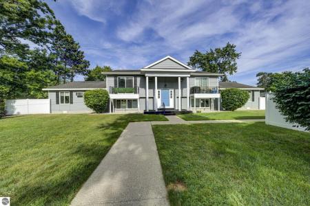 1021 Centre Street , 11, Traverse City, Michigan 49686, USA