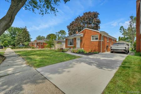 23139 Deziel Street, St. Clair Shores, Michigan 48082, USA