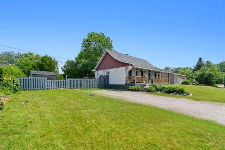 268  Rue Beaulieu, Maniwaki, Québec J9E 1A9, Canada