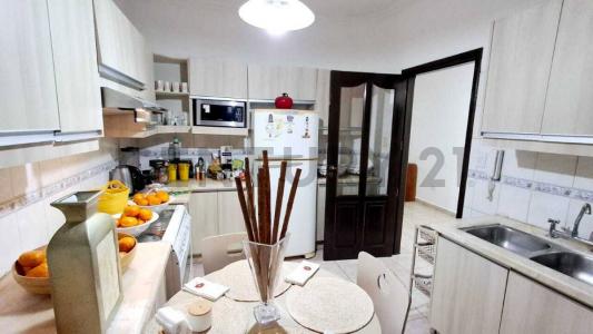 Av. BENI 2DO. ANILLO, CONDOMINIO VISTA BELLA DPTO. 301, Centro, Santa Cruz 00001, Bolivie