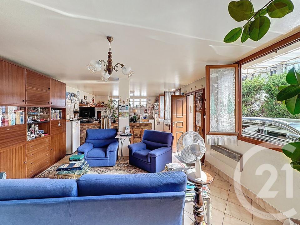 St Denis, Île-de-France 93200, Pháp