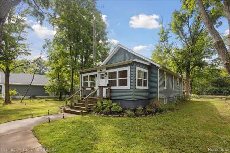 7840 Forest Beach Road, Watervliet, Michigan 49098