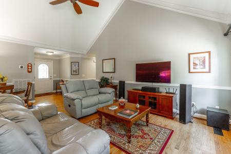 212 Cox Lane, Soddy Daisy, Tennessee 37379, États-Unis