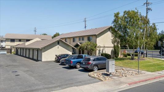 15 Willowood Drive, Oakdale, California 95361, USA