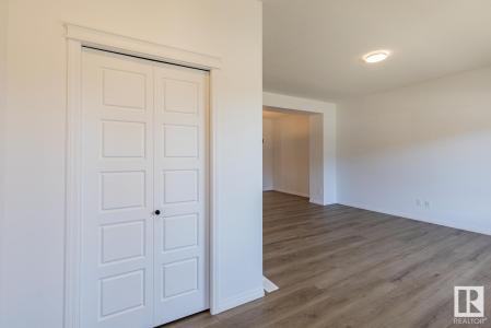 32 RESPLENDENT WAY, St. Albert, Alberta T8N 8B3, Kanada