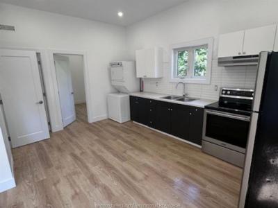 1227 CURRY AVENUE, Windsor, Ontario N9B 2C8, Kanada