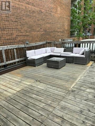 614 COLLEGE STREET, Toronto (palmerston-little Italy), Ontario M6G 1B4, Canada