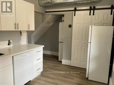 614 COLLEGE STREET, Toronto (palmerston-little Italy), Ontario M6G 1B4, Canada