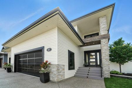 81 LARRATT CLOSE, Red Deer, Alberta T4R 0S6, Kanada