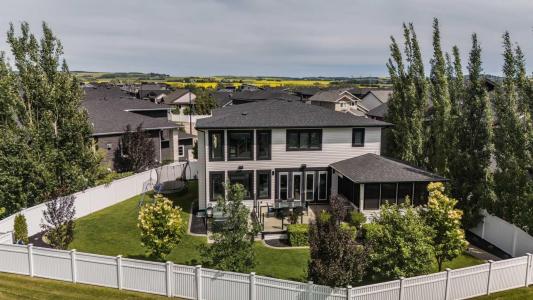 81 LARRATT CLOSE, Red Deer, Alberta T4R 0S6, Kanada