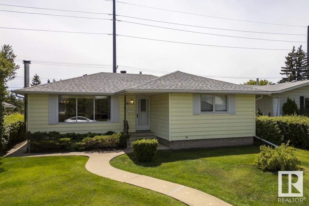 16523 79A AVENUE NW, Edmonton, ألبرتا T5R 3J2, كندا 