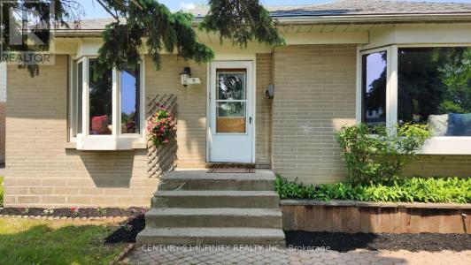 9 FOREST ROAD, Ajax (south East), Ontario L1S 2N2, Canadá