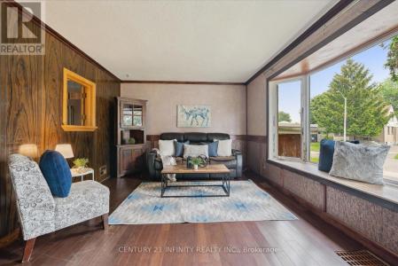 9 FOREST ROAD, Ajax (south East), Ontario L1S 2N2, Canada