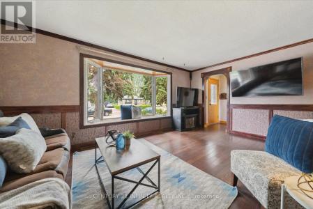 9 FOREST ROAD, Ajax (south East), Ontario L1S 2N2, Canadá