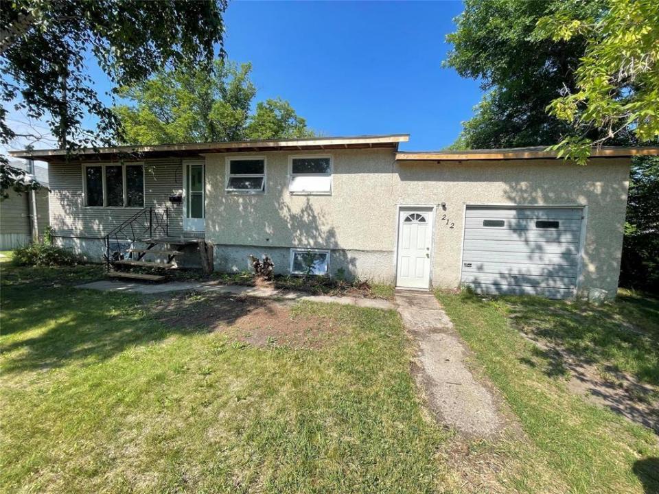 212 DUNCAN STREET, Glenboro, Manitoba R0K 0X0, Canada