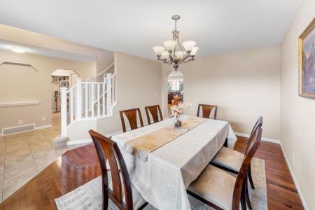 27 SAGE VALLEY COURT NW, Calgary, Alberta T3R 0E8, Canada