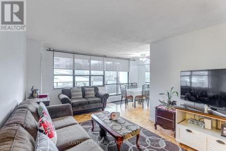 2721 VICTORIA PARK AVENUE, Toronto (l'amoreaux), Ontario M1T 3N6, CANADÁ
