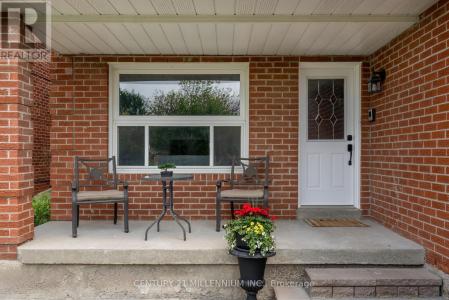 17 WHITEHAVEN DRIVE, Brampton (heart Lake West), Ontario L6Z 2R5, Canada