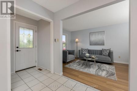 17 WHITEHAVEN DRIVE, Brampton (heart Lake West), Ontario L6Z 2R5, Canada